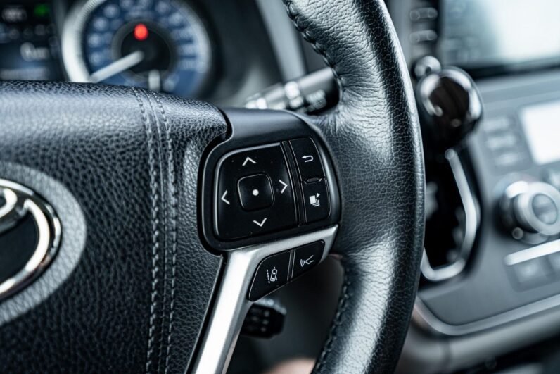 2018 Toyota Sienna L