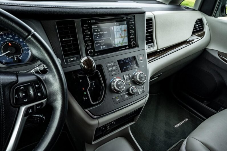 2018 Toyota Sienna L