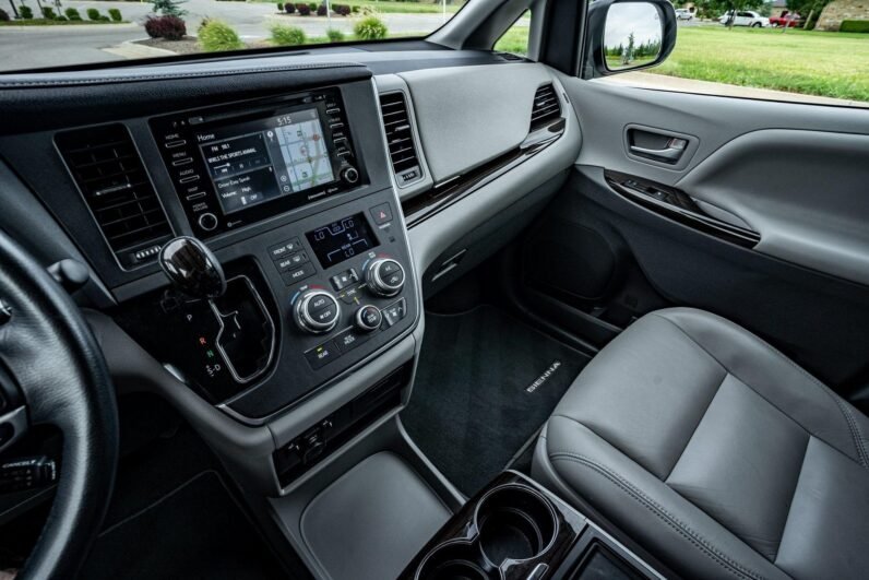 2018 Toyota Sienna L