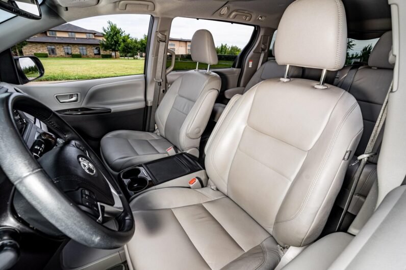 2018 Toyota Sienna L