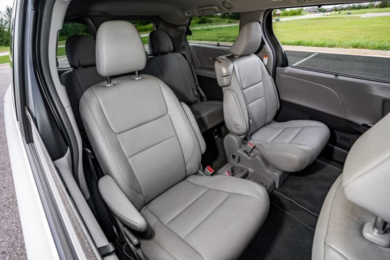2018 Toyota Sienna L