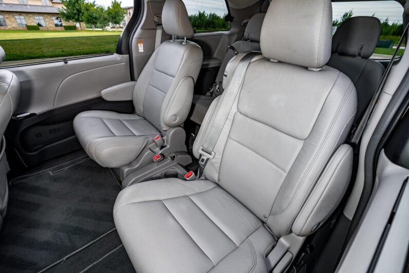 2018 Toyota Sienna L