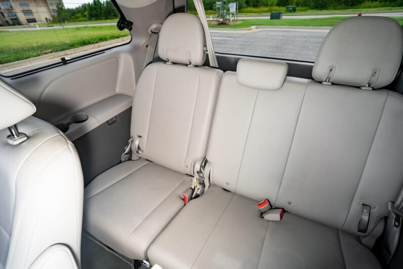 2018 Toyota Sienna L