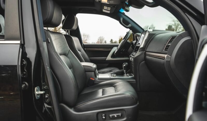 
								Toyota Land Cruiser Heritage Edition full									