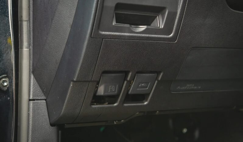 
								Toyota Land Cruiser Heritage Edition full									