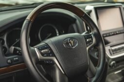 
										Toyota Land Cruiser Heritage Edition full									