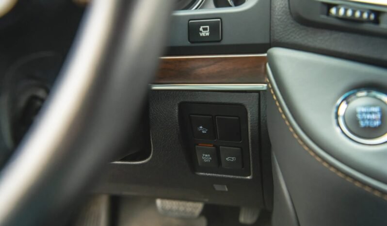 
								Toyota Land Cruiser Heritage Edition full									