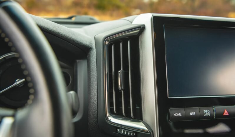 
								Toyota Land Cruiser Heritage Edition full									