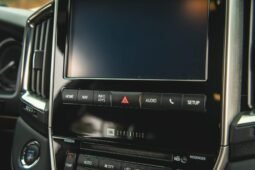 
										Toyota Land Cruiser Heritage Edition full									