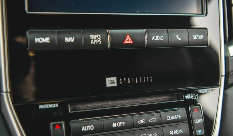 
								Toyota Land Cruiser Heritage Edition full									