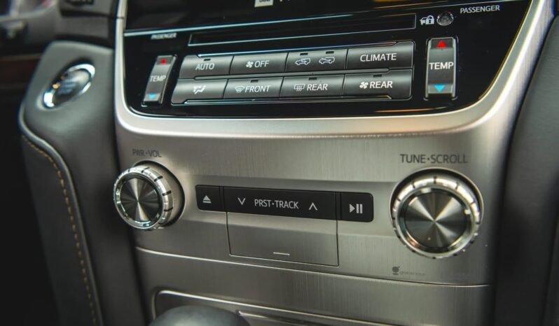 
								Toyota Land Cruiser Heritage Edition full									