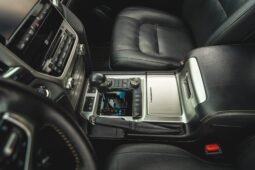 
										Toyota Land Cruiser Heritage Edition full									