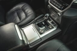 
										Toyota Land Cruiser Heritage Edition full									