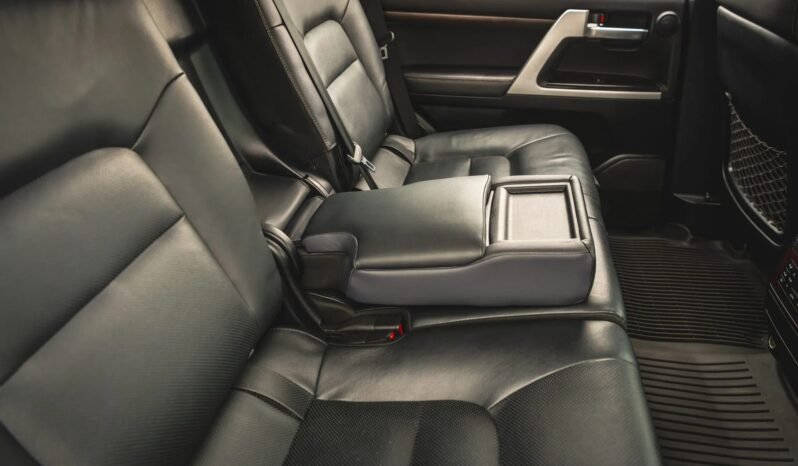 
								Toyota Land Cruiser Heritage Edition full									