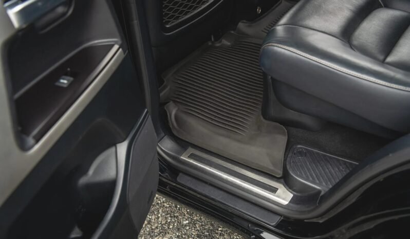 
								Toyota Land Cruiser Heritage Edition full									