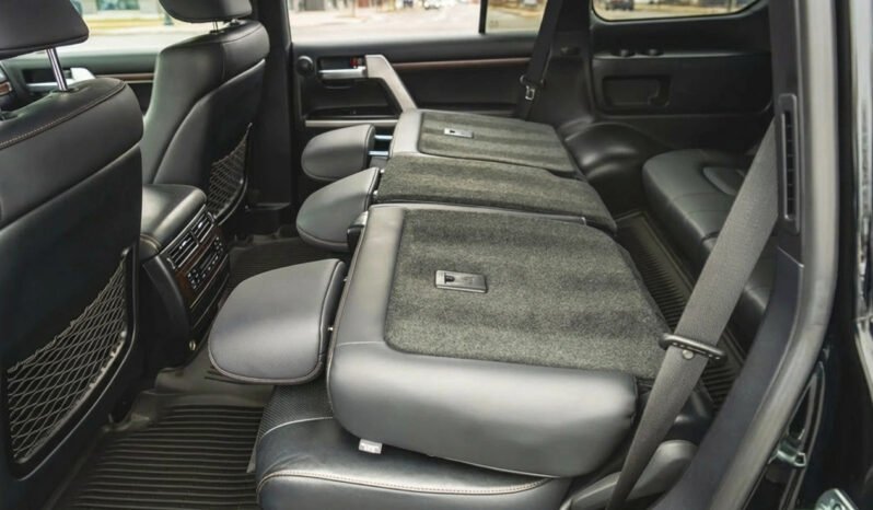 
								Toyota Land Cruiser Heritage Edition full									