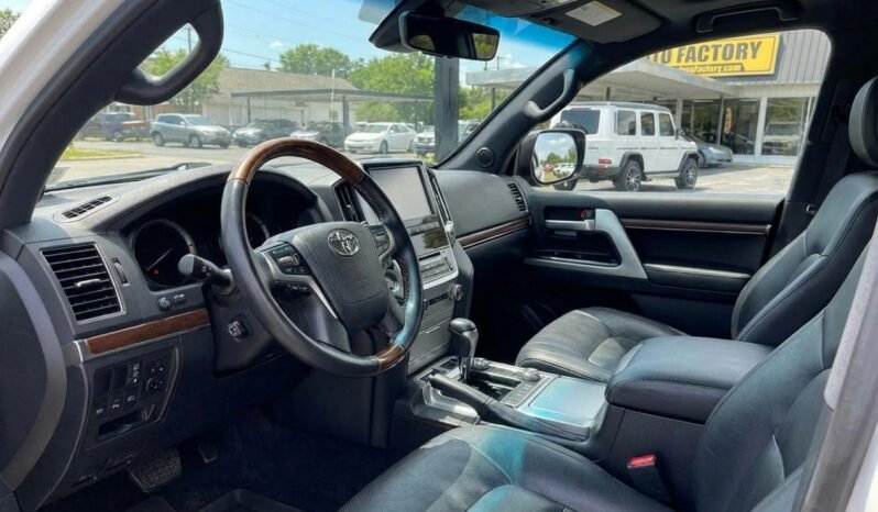 
								Toyota Land Cruiser Heritage Edition full									