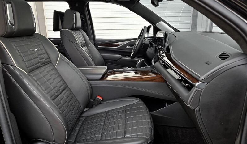 
								2022 Cadillac Escalade ESV Sport Platinum full									