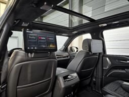 
										2022 Cadillac Escalade ESV Sport Platinum full									