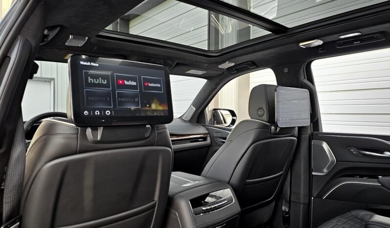 
								2022 Cadillac Escalade ESV Sport Platinum full									