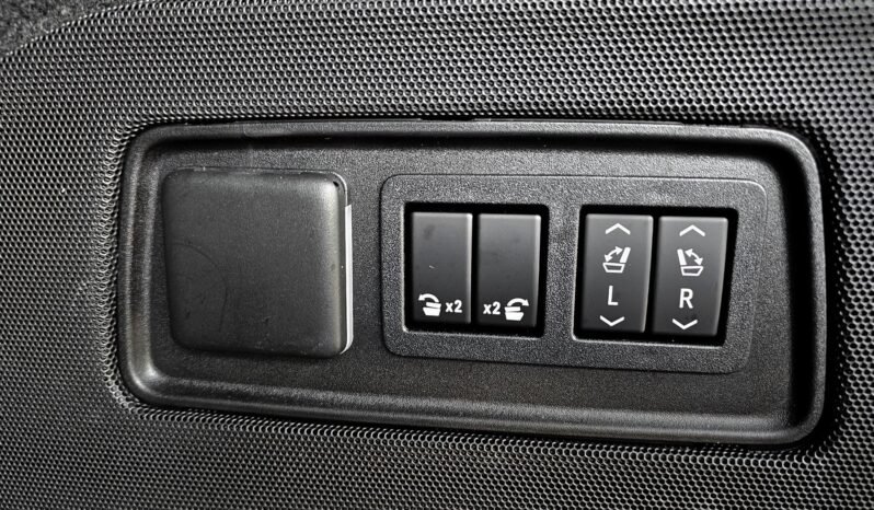 
								2022 Cadillac Escalade ESV Sport Platinum full									