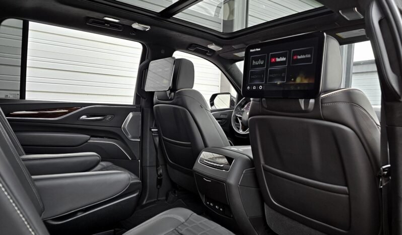 
								2022 Cadillac Escalade ESV Sport Platinum full									