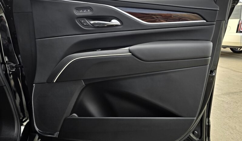 
								2022 Cadillac Escalade ESV Sport Platinum full									