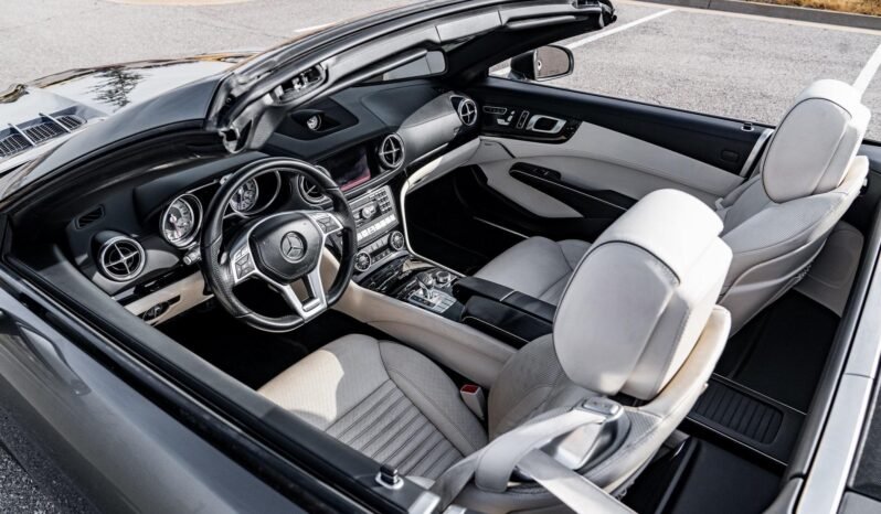 
								2016 Mercedes-Benz SL 550 AMG SPORT full									
