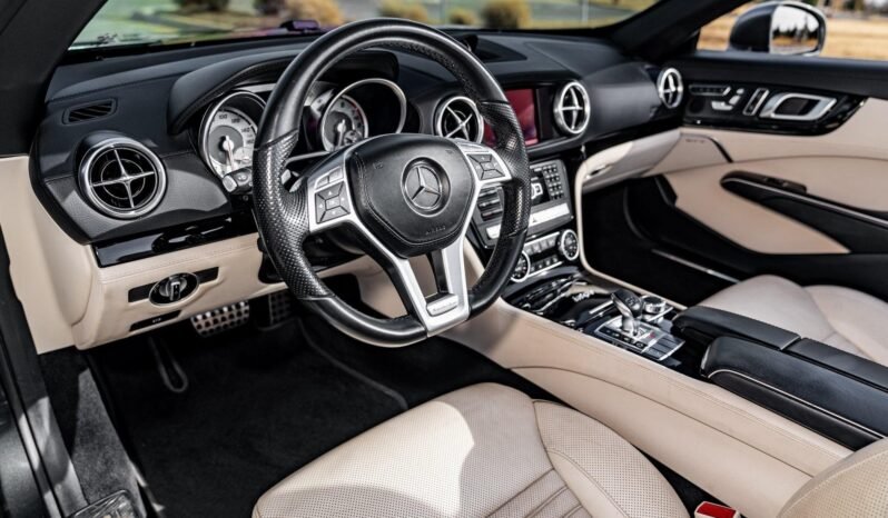 
								2016 Mercedes-Benz SL 550 AMG SPORT full									