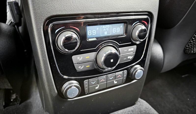 
								2020 Jaguar F-PACE SVR full									