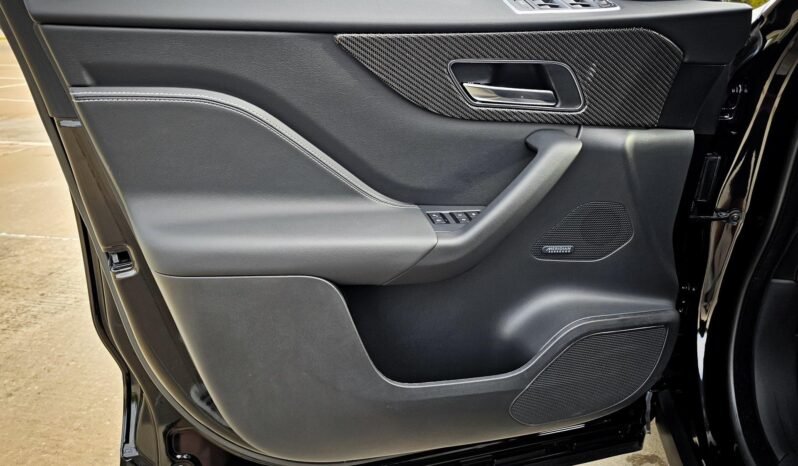 
								2020 Jaguar F-PACE SVR full									