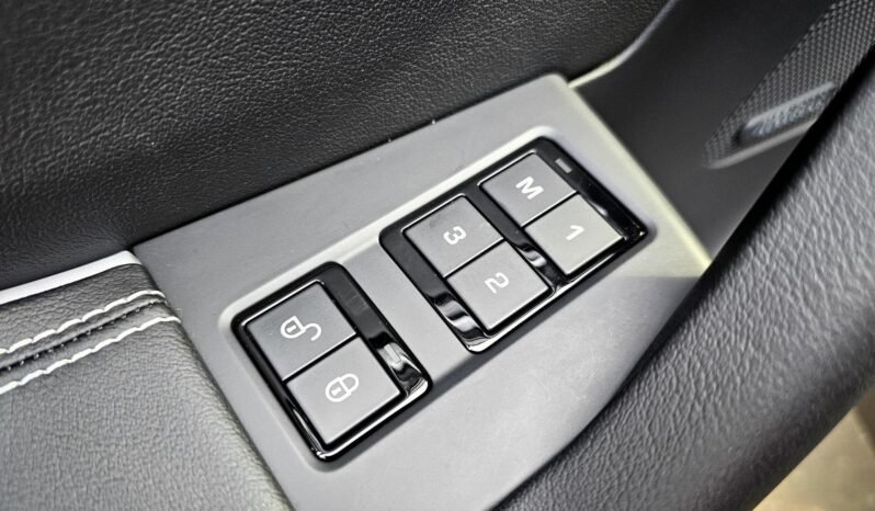 
								2020 Jaguar F-PACE SVR full									