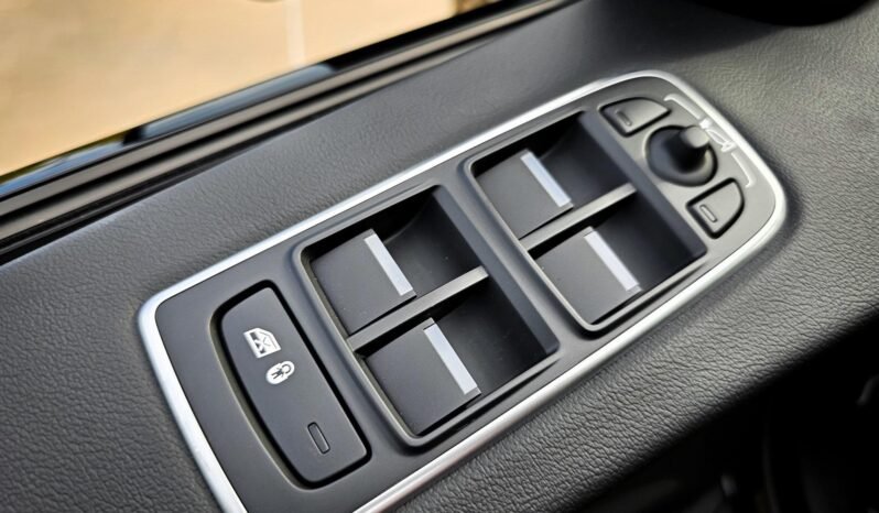 
								2020 Jaguar F-PACE SVR full									