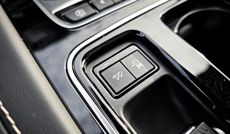 
								2020 Jaguar F-PACE SVR full									