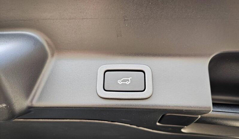 
								2020 Jaguar F-PACE SVR full									