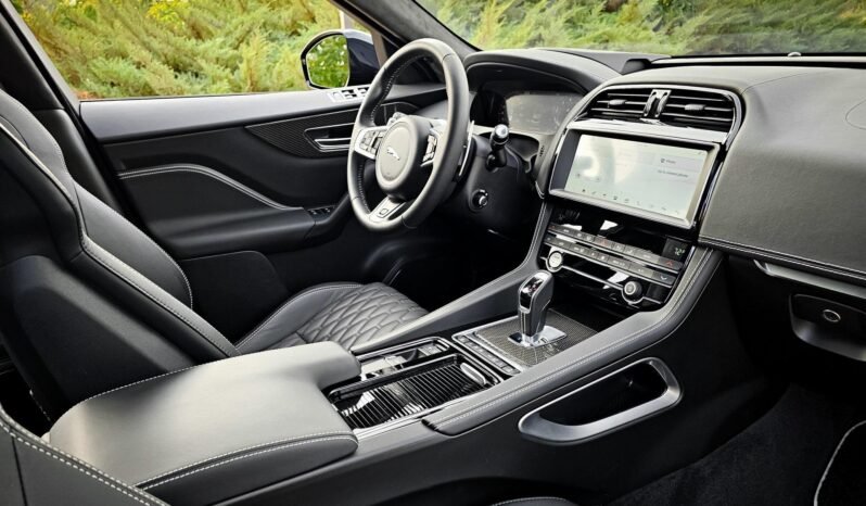 
								2020 Jaguar F-PACE SVR full									