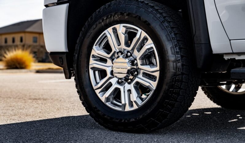 
								2022 GMC Sierra 2500HD Denali full									