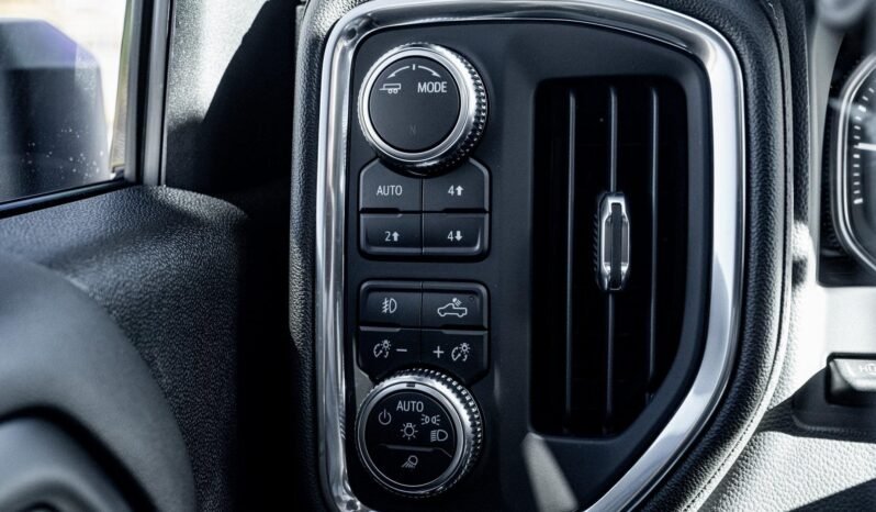 
								2022 GMC Sierra 2500HD Denali full									