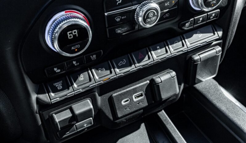 
								2022 GMC Sierra 2500HD Denali full									