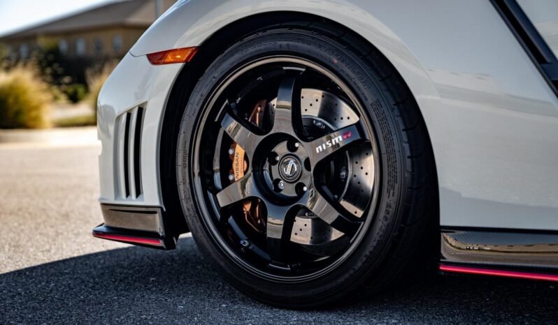 
								2016 Nissan GT-R NISMO full									