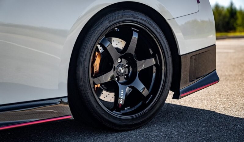 
								2016 Nissan GT-R NISMO full									