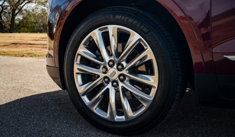 
								2017 Cadillac XT5 Platinum full									