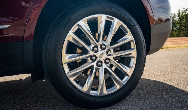 
								2017 Cadillac XT5 Platinum full									