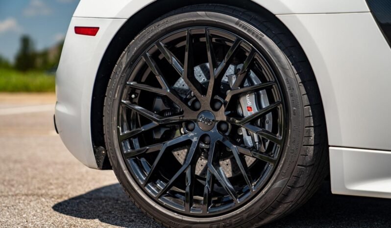 
								2017 Audi R8 5.2 Plus full									