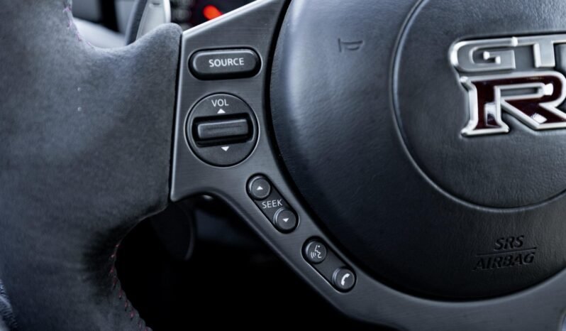 
								2016 Nissan GT-R NISMO full									