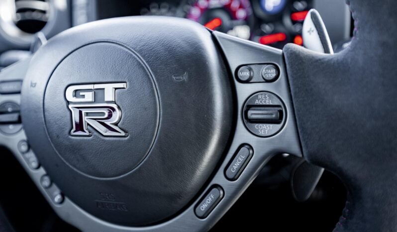 
								2016 Nissan GT-R NISMO full									