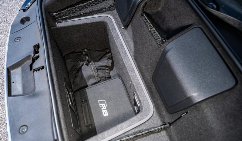 
								2017 Audi R8 5.2 Plus full									