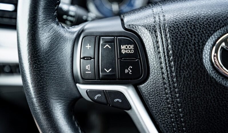 
								2018 Toyota Sienna L full									