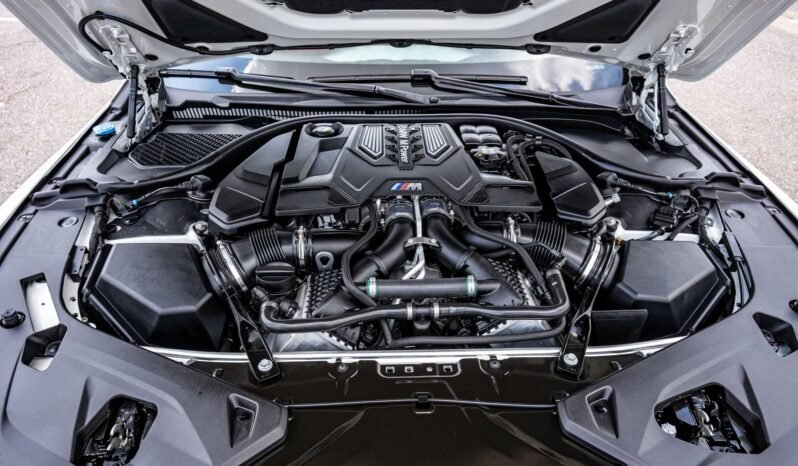 
								2020 BMW M8 Competition full									