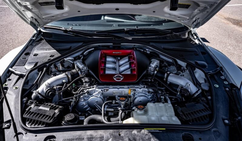 
								2016 Nissan GT-R NISMO full									